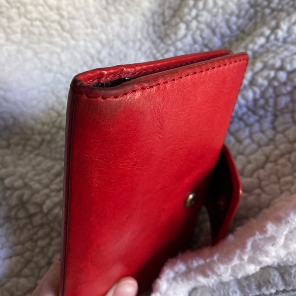 Red Fossil wallet - Picture 4 of 5